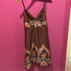 Vintage floral midi dress with brass fastener